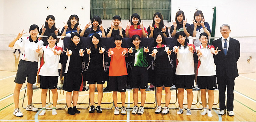 写真:バドミントン部