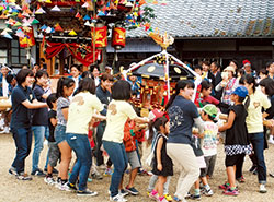 淡河八幡神社「御旅神事」子どもみこし