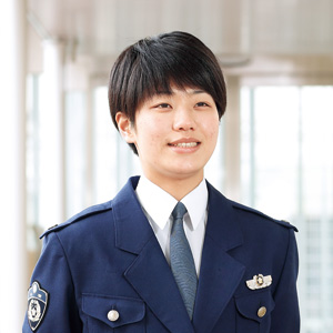 写真:兵庫県警察 警察官