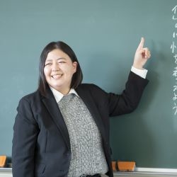 写真:加古川市立平岡中学校 国語科教諭