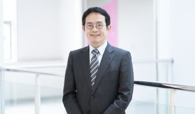 写真：学科長
